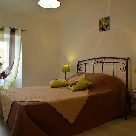 בית נופש La Maison D'alphonse 7/8 Personnes Saint-Leger-du-Malzieu
